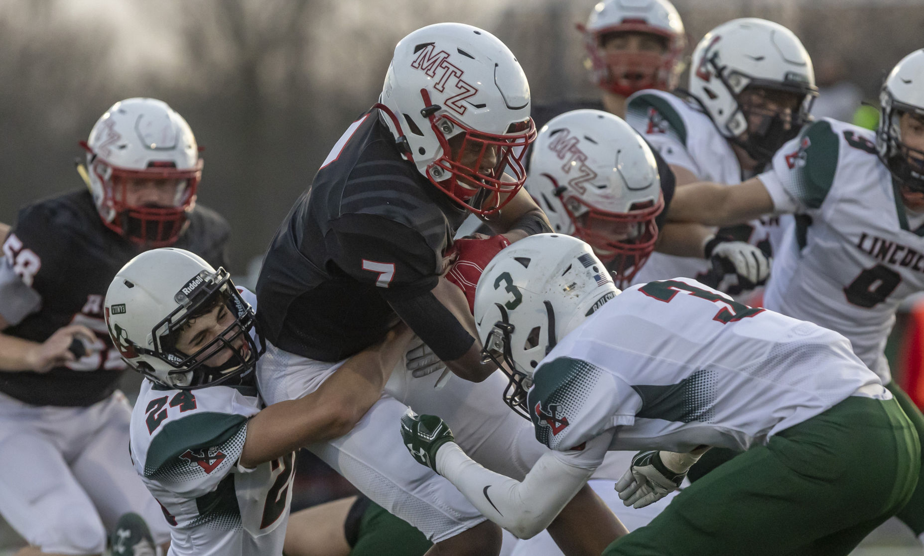 MTZ Lincoln football gallery 6 040921.JPG
